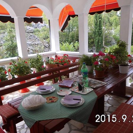 Omišalj Vila Jadranka Apartments And Rooms المظهر الخارجي الصورة