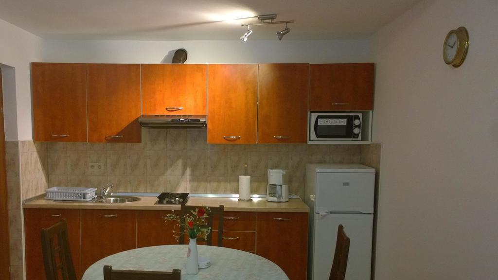 Omišalj Vila Jadranka Apartments And Rooms الغرفة الصورة