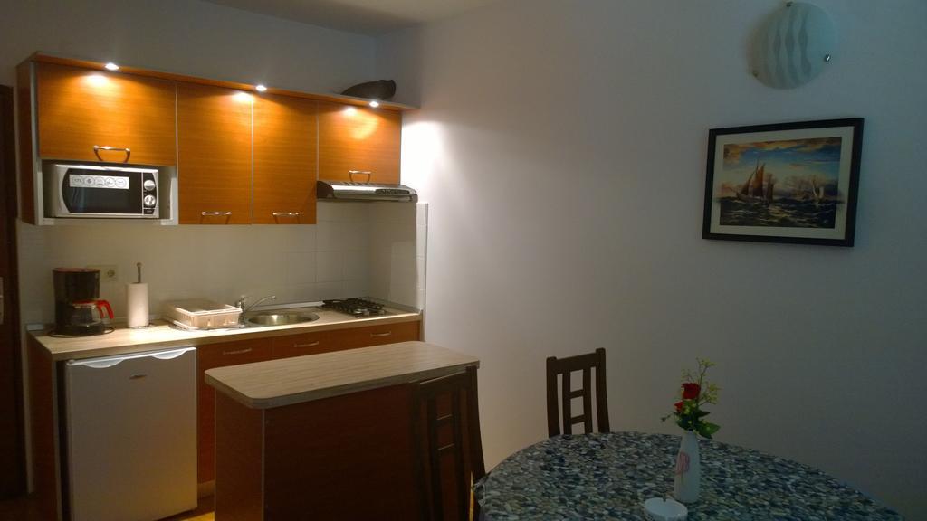Omišalj Vila Jadranka Apartments And Rooms الغرفة الصورة